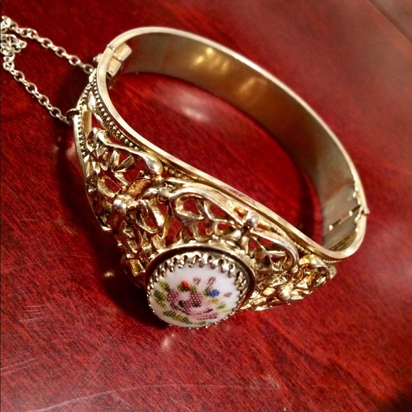 Whiting /& Davis Gold Tone Hinged Bracelet Gold Tone Porcelain Inlay
